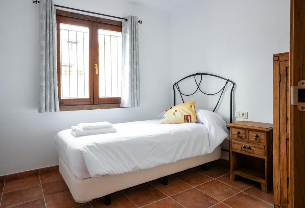 Hostal Antiguo Hospital Linares de Mora Kültér fotó